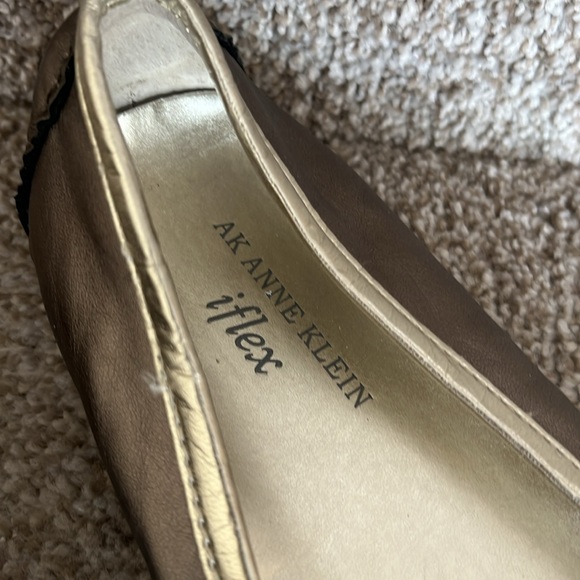 AK ANNE KLEIN: Ballet flat shoes.  Size 7. Gold & Pewter colors. - Picture 4 of 9